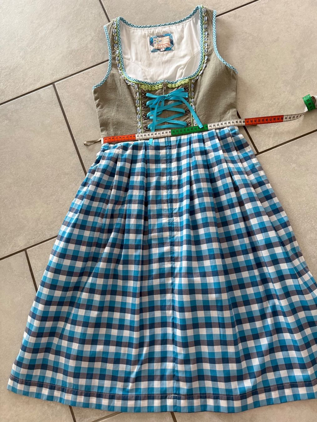 Kleider: Dirndl von Stockerpoint – Gebraucht aus Riehen von Guefeli0 7