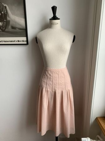 AKRIS punto: Pinkfarbener Jupe aus Japan. Spitze, 34, NP 860