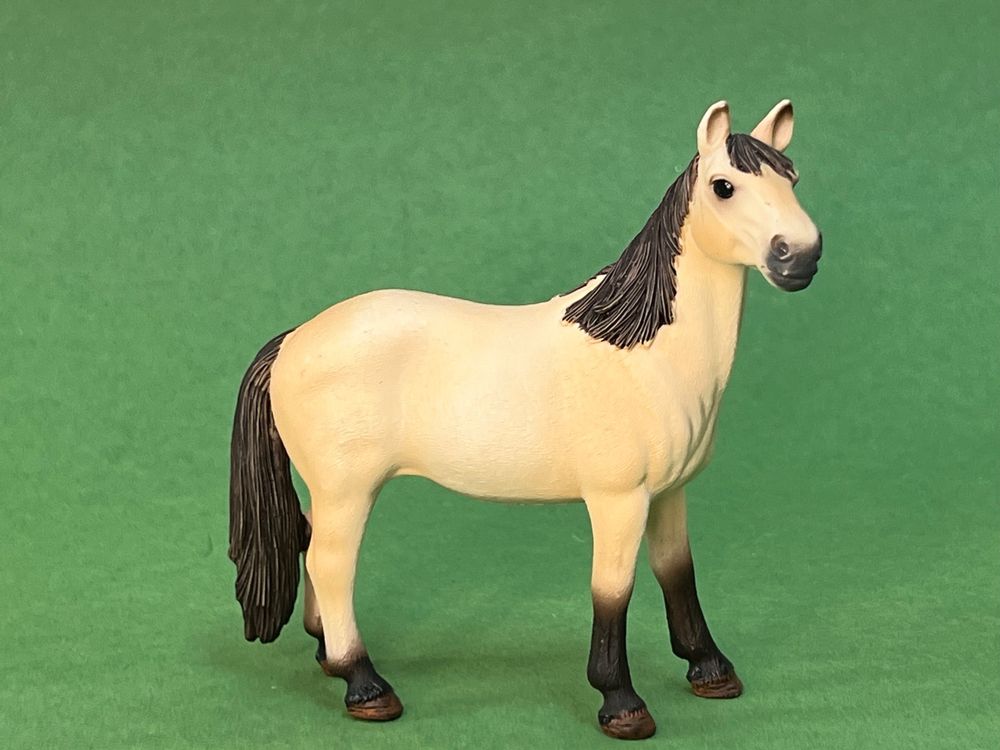 SCHLEICH Mustang Stute – Wildpferd-Figur, Detailgetreu Bemalt, Für Kinder Ab 3