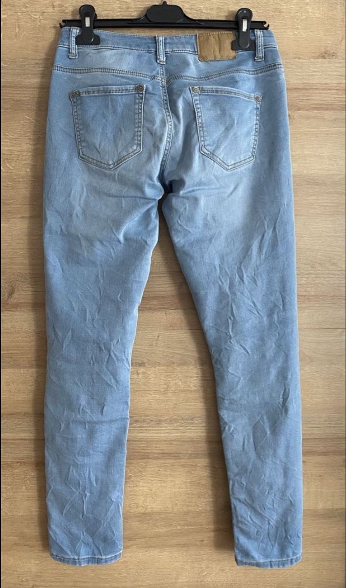 Jeans: Bequeme Jeans – Gebraucht aus Ennenda von mar_kz98 1