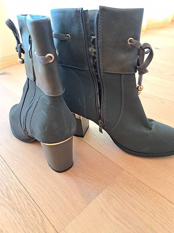Scarpe da donna: A vendre – Usato da Düdingen venduto da petitloup 1