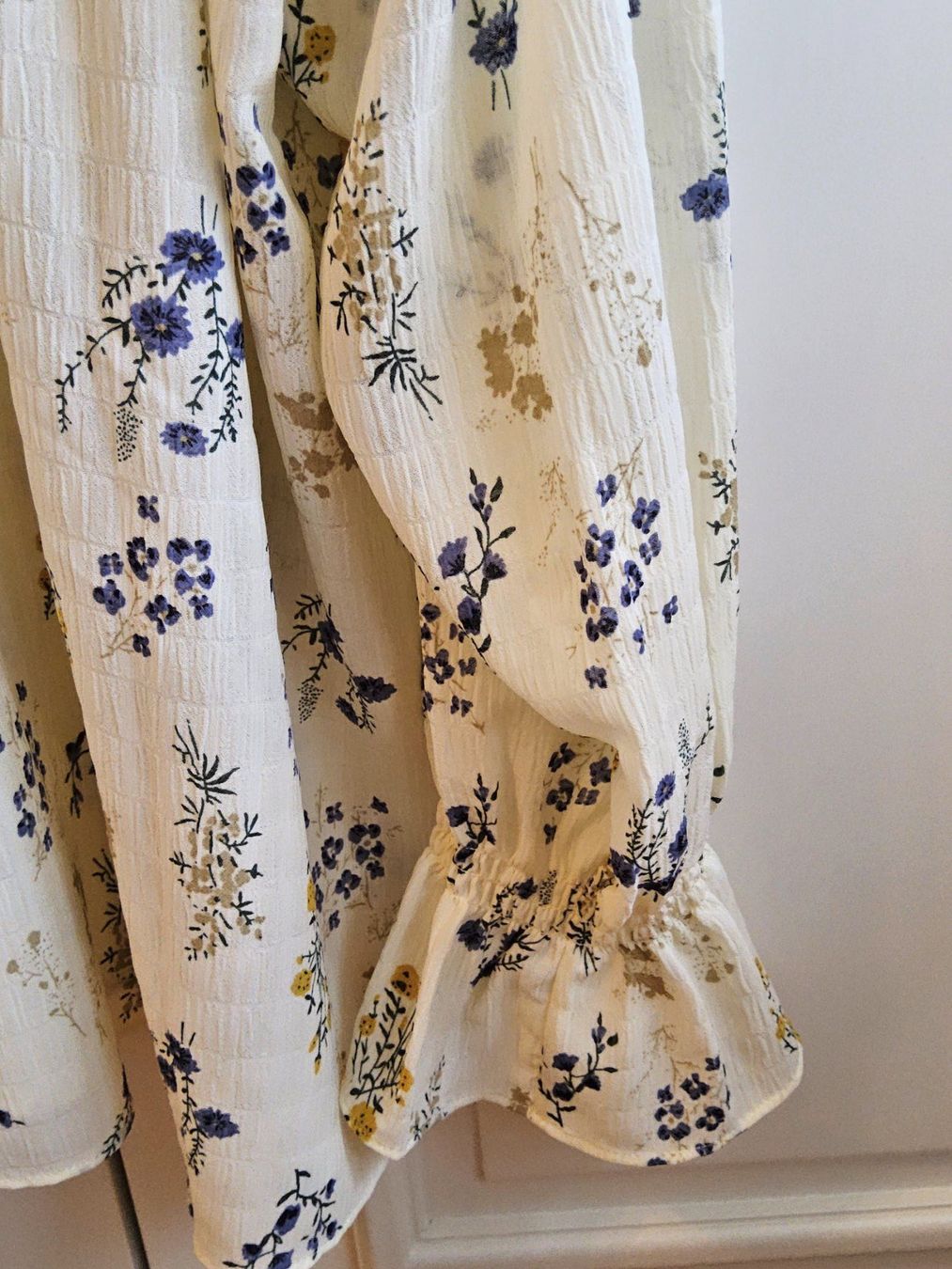 Ba&Sh Camicette: Bash Paris Bluse, Weiss/Blumig, Grösse 0,  oversized, Neu 44 – Usato da Zürich venduto da gutsan 2