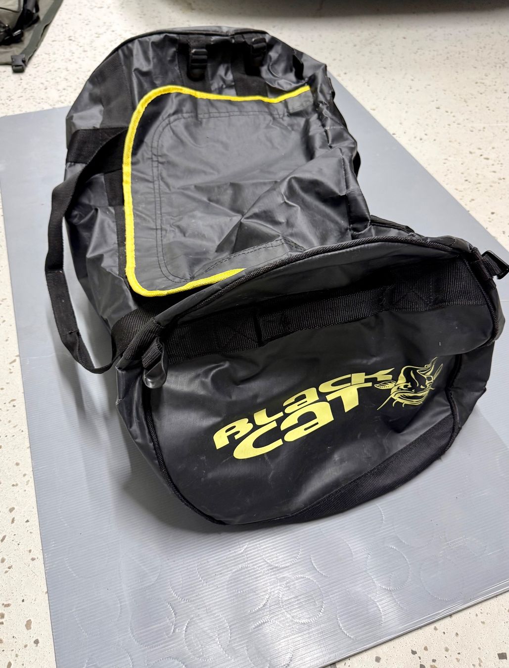 Cannes à pêche: Black Cat Angeltasche – D'occasion à Trimbach par duri..