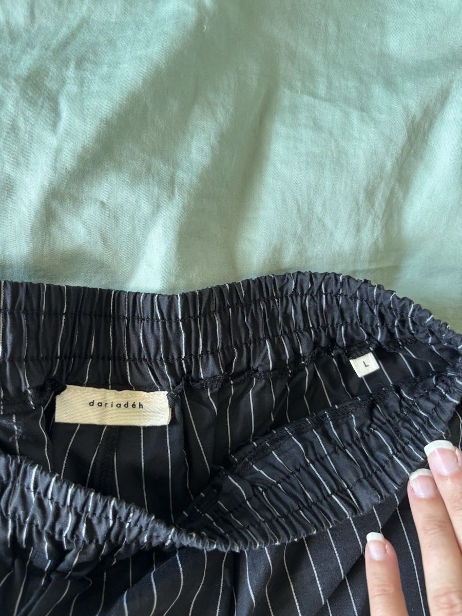 Dariadéh Pantalons: Dariadéh short pants black striped – D'occasion à Biel/Bienne par maj_n 1