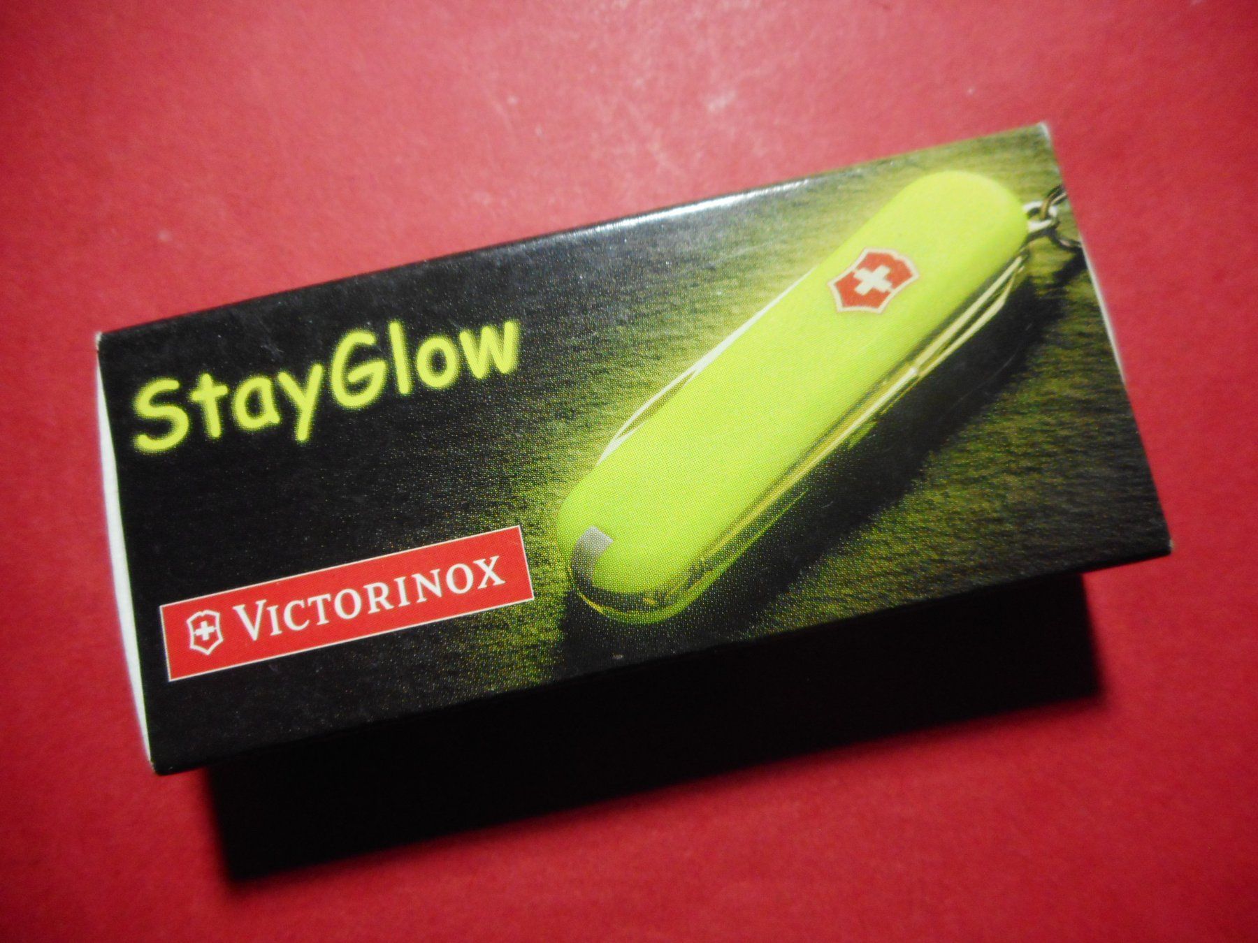 Victorinox Coltelli tascabile: Victorinox  StayGlow Classic – Nuovo e nell'imballaggio originale da Rotkreuz venduto da Hubbil 1