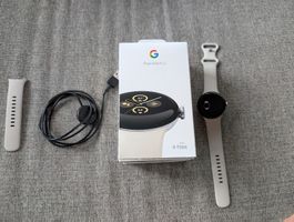Google Pixel Watch 2 (Silver / Porcelain) – OVP & Zubehör