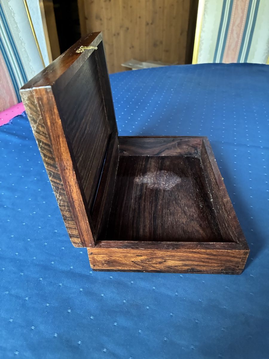 Articoli in legno: Holzschatulle mit Vogeldekor  – Usato da Dornach venduto da Rosengarten 7