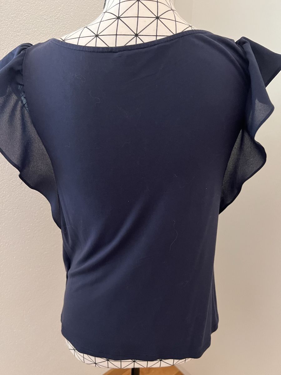 Top: Top bleu marine orné de perles et sequins. – Usato da Gland venduto da choupon 4