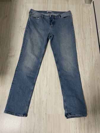 Tommy Hilfiger Jeans, like NEW, excellent condition!