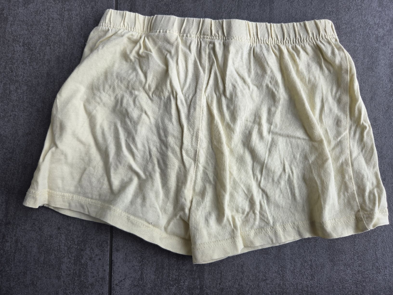 H&M Pantaloni: H&M Shorts, Gr. 110, Gelb – Usato da Hüntwangen venduto da ManuM2014 1