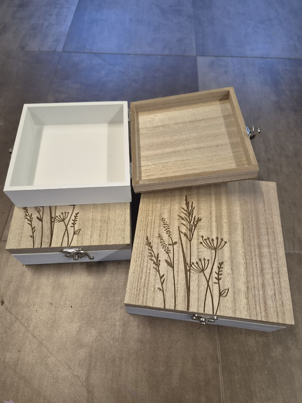Articles en bois: Holzkistli – Neuf avec emballage d'origine à Tafers par Nathtafers 1