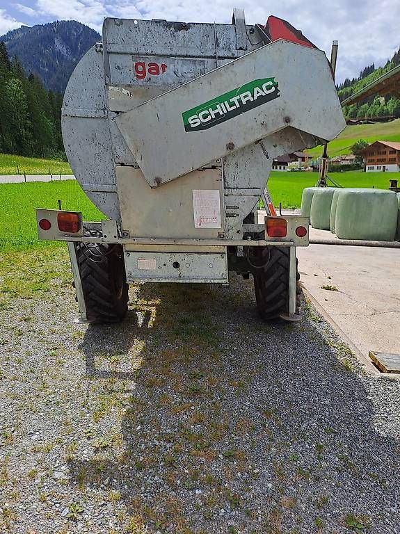 Gafner Spandiconcime: Miststreuer Gafner 2.5 HV – Usato da Zwischenflüh venduto da Enetchirel 1