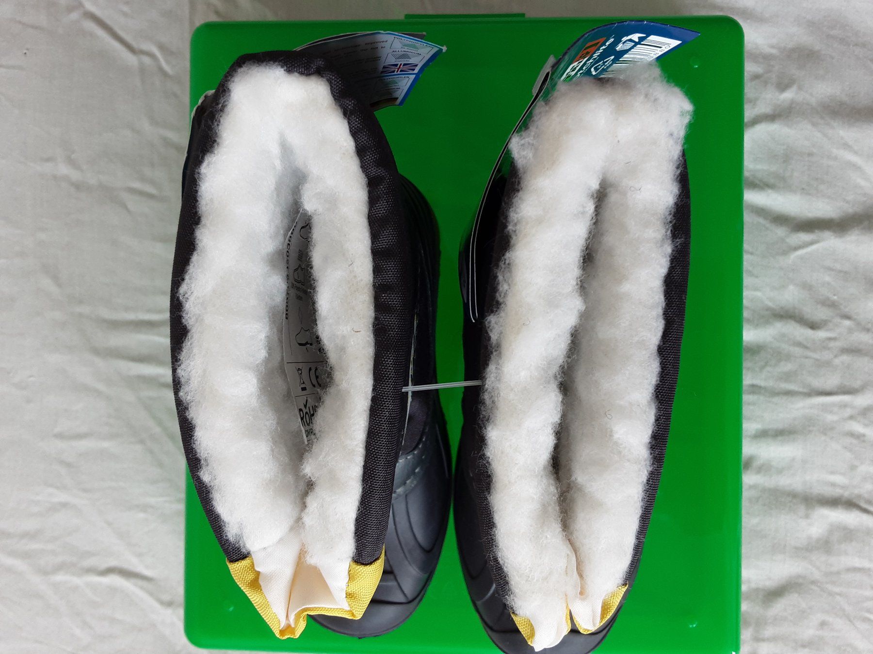 Schuhe für Jungen: Kinder Blinkwinterstiefel – Neu und originalverpackt aus Glattfelden von Roman2504 3