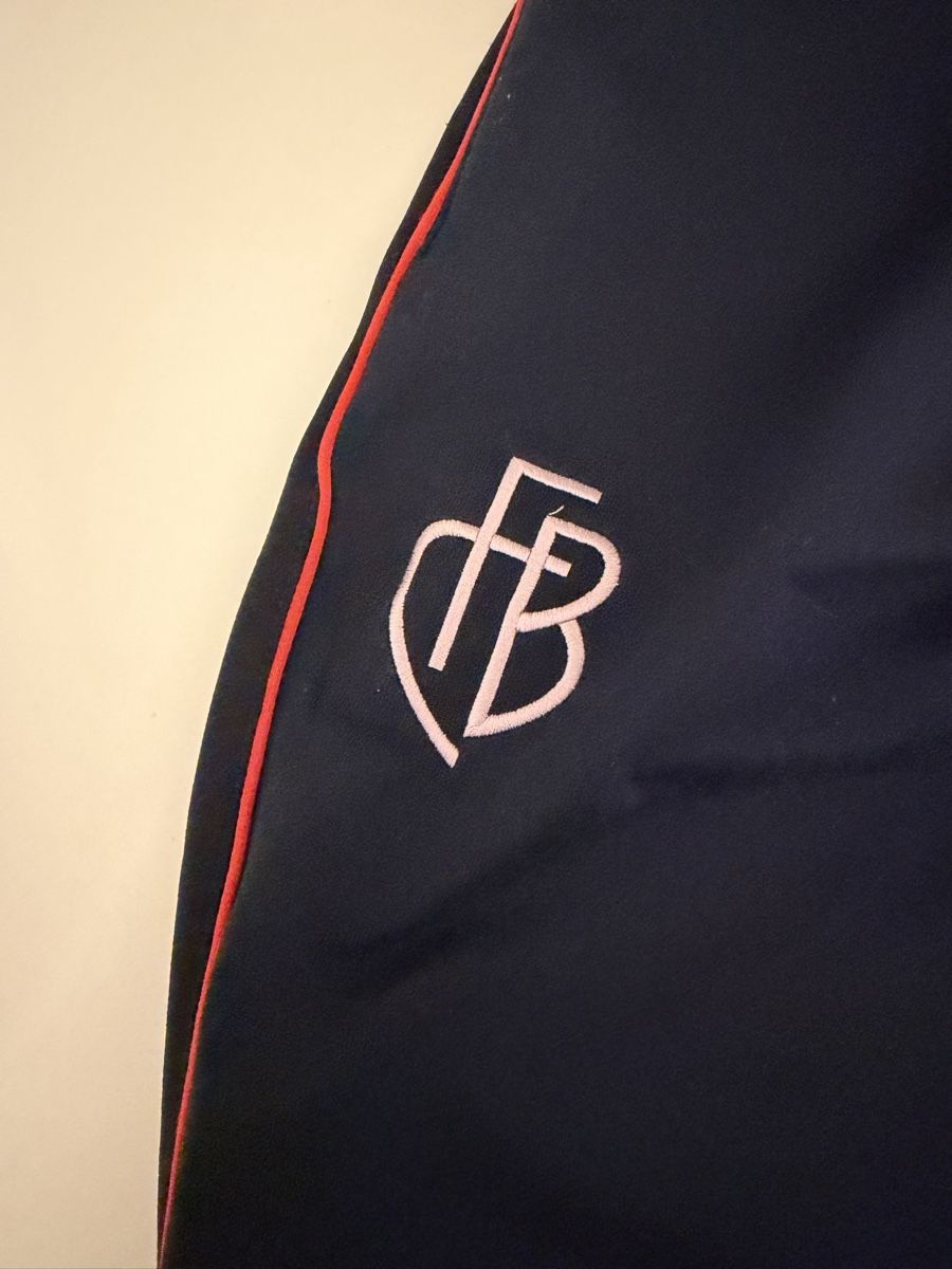 FC Basel Pantaloni: FC Basel Jogginghose – Usato da Mollis venduto da Car1893 1