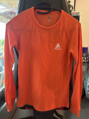 T-shirt manches longues Odlo orange taille 152 bon état