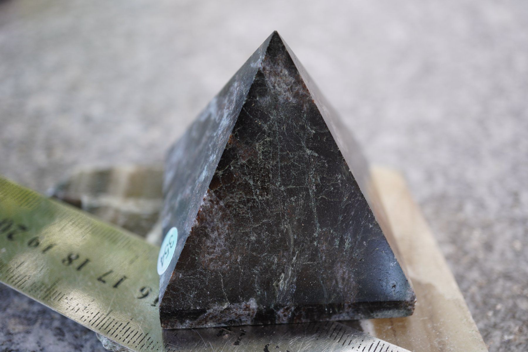 Minerali & Pietre curative: Astrophyllite Pyramid  Räumung       WOW    (1) – Nuovo e nell'imballaggio originale da Eschenbach SG venduto da topstone 3