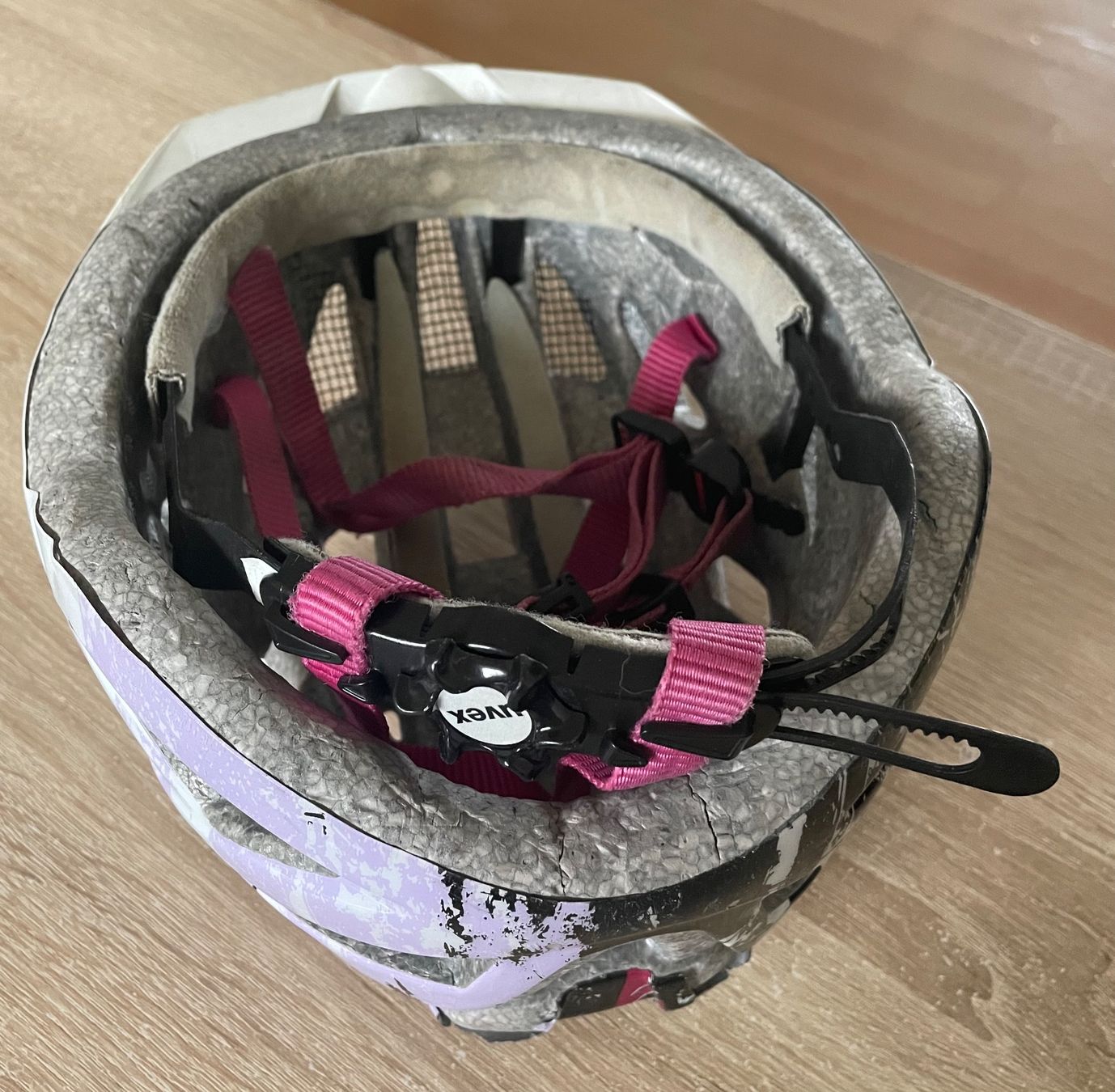 Uvex Helme: UVEX Velohelm / Grösse verstellbar!!! – Gebraucht aus Winterthur von LESA1015 3