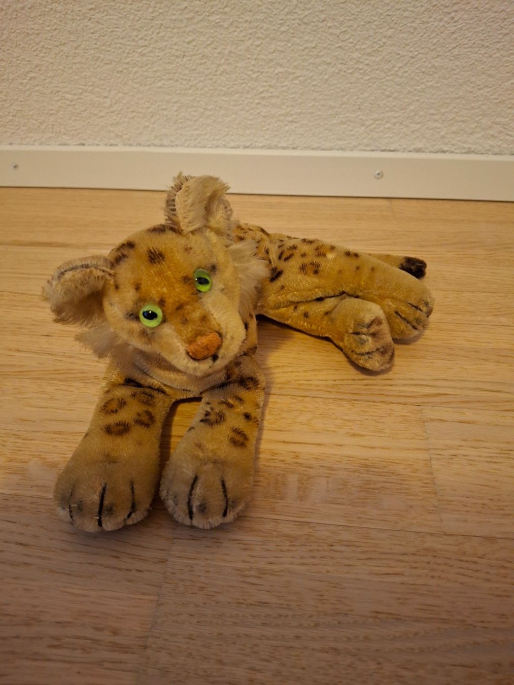 Steiff Giocattoli: Vintage Original Steiff Leopard liegend – Usato da Dietikon venduto da Hwengi 1