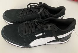Chaussures de sport Puma noires  quasi neuves taille 45