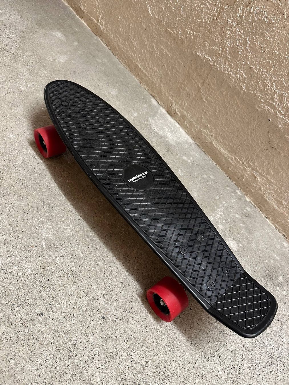 Skateboards: Skateboard mit roten Rädern - neu! – Nuovo (secondo la descrizione) da Pfäffikon ZH venduto da e13_x2n5