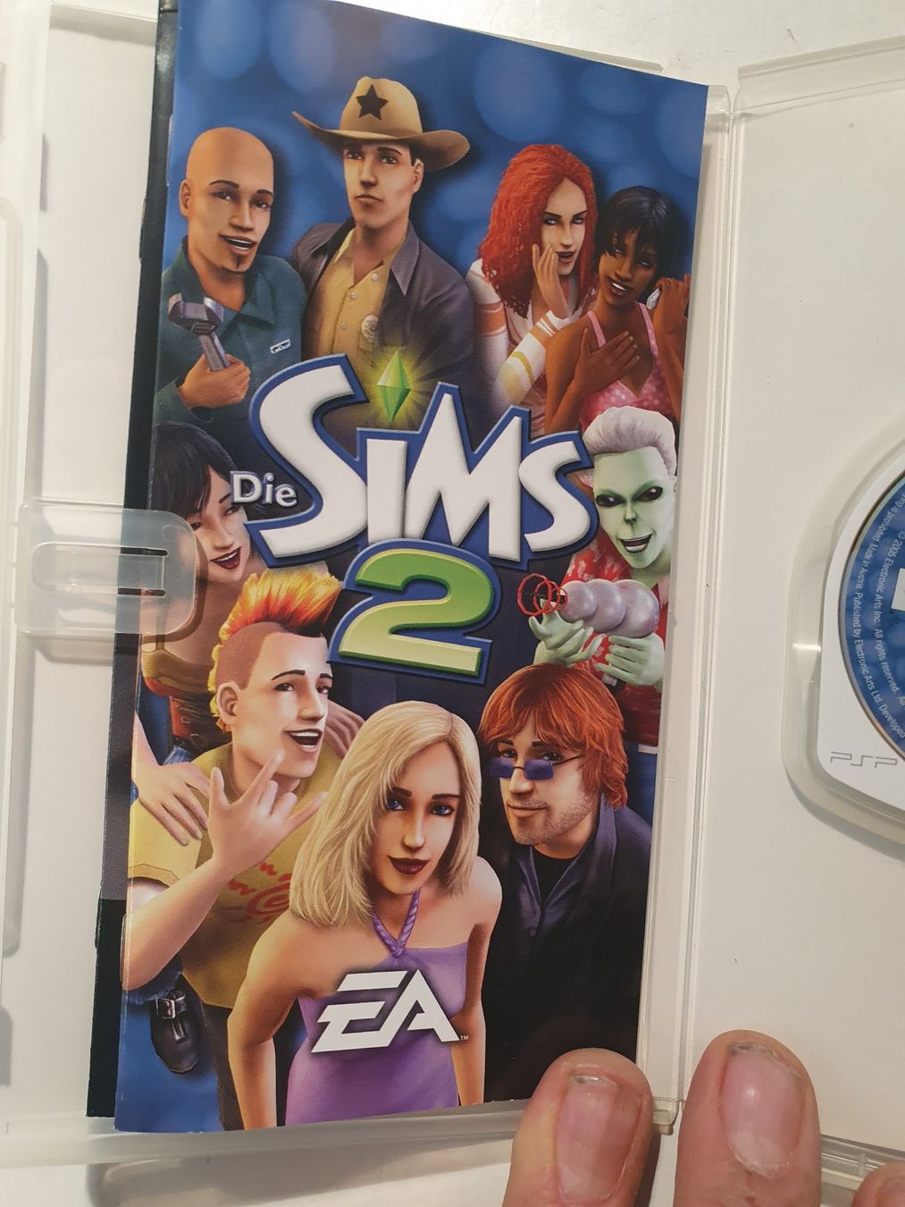 Tutti i DVDs: UMD Video for PSP - Die Sims 2 – Usato da Zürich venduto da loosebone 3
