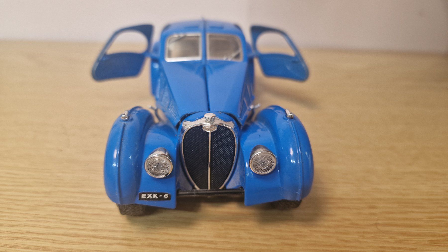Bugatti Voitures modèles: Modellauto 1/24, Bugatti Atlantic 1936 – D'occasion à Weisslingen par and-lo73 3