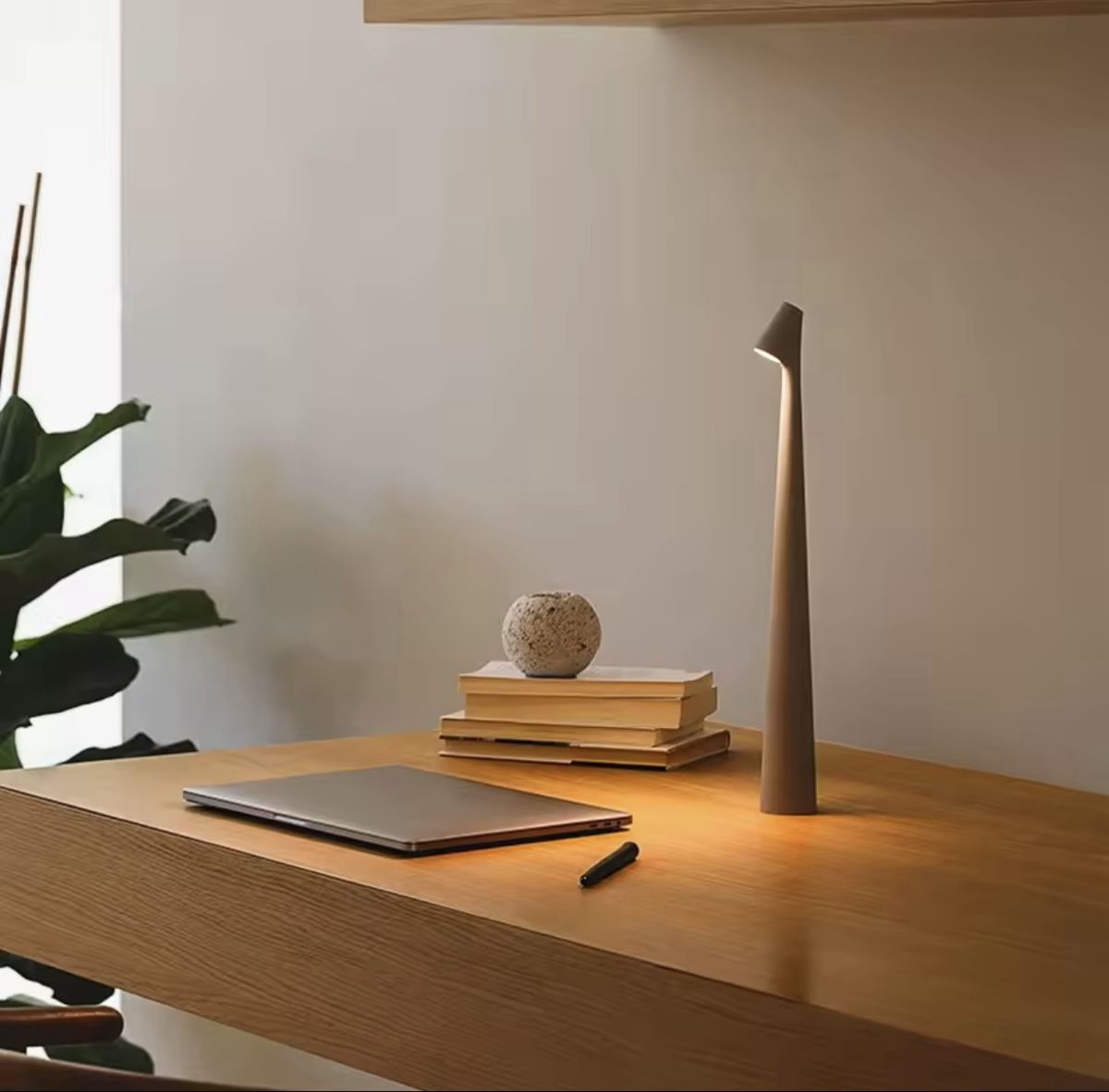 Lampen: Dimmbare LED Tischleuchte, 3 Helligkeitsstufen – Neu (gemäss Beschreibung) aus Flawil von swisstrendshop