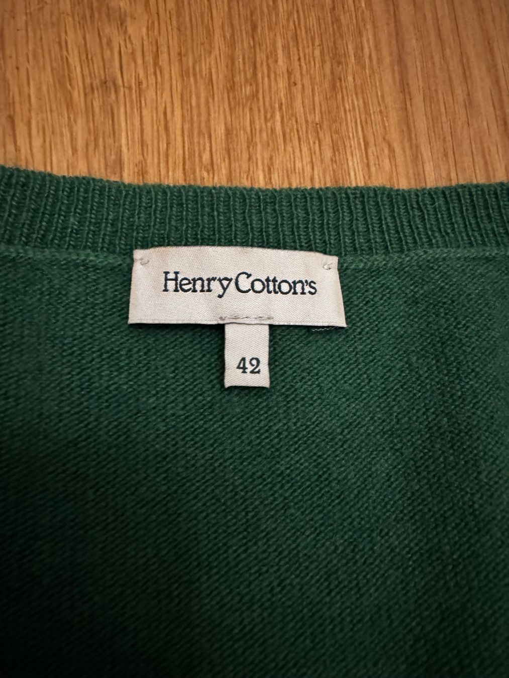 Henry Cotton’s Pullover & Sweatshirts: Henry Cottons Kaschmir und Wolle Pullover V-Ausschnitt S-M – Gebraucht aus Faulensee von Liebes_Kind_2019 2