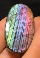 Wunderschönes Labradorit Cabochon von höchster Qualität