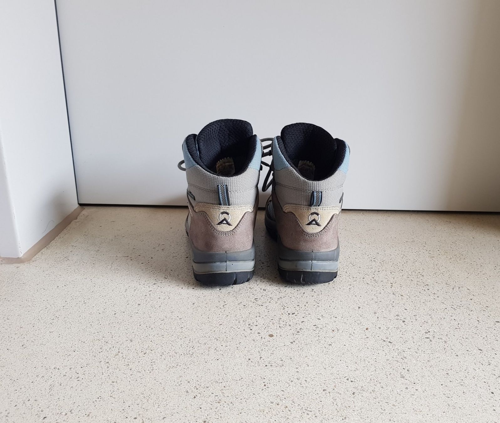 Lowa Scarpe da donna: Lowa Cascade Wanderschuh Grösse 39.5 – Usato da Basel venduto da fafa68 2