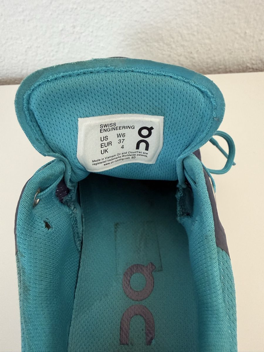 On Scarpe da donna: On-Cloud (Frauen), Grösse 37 – Nuovo (secondo la descrizione) da Biel/Bienne venduto da jul_ghc6 3