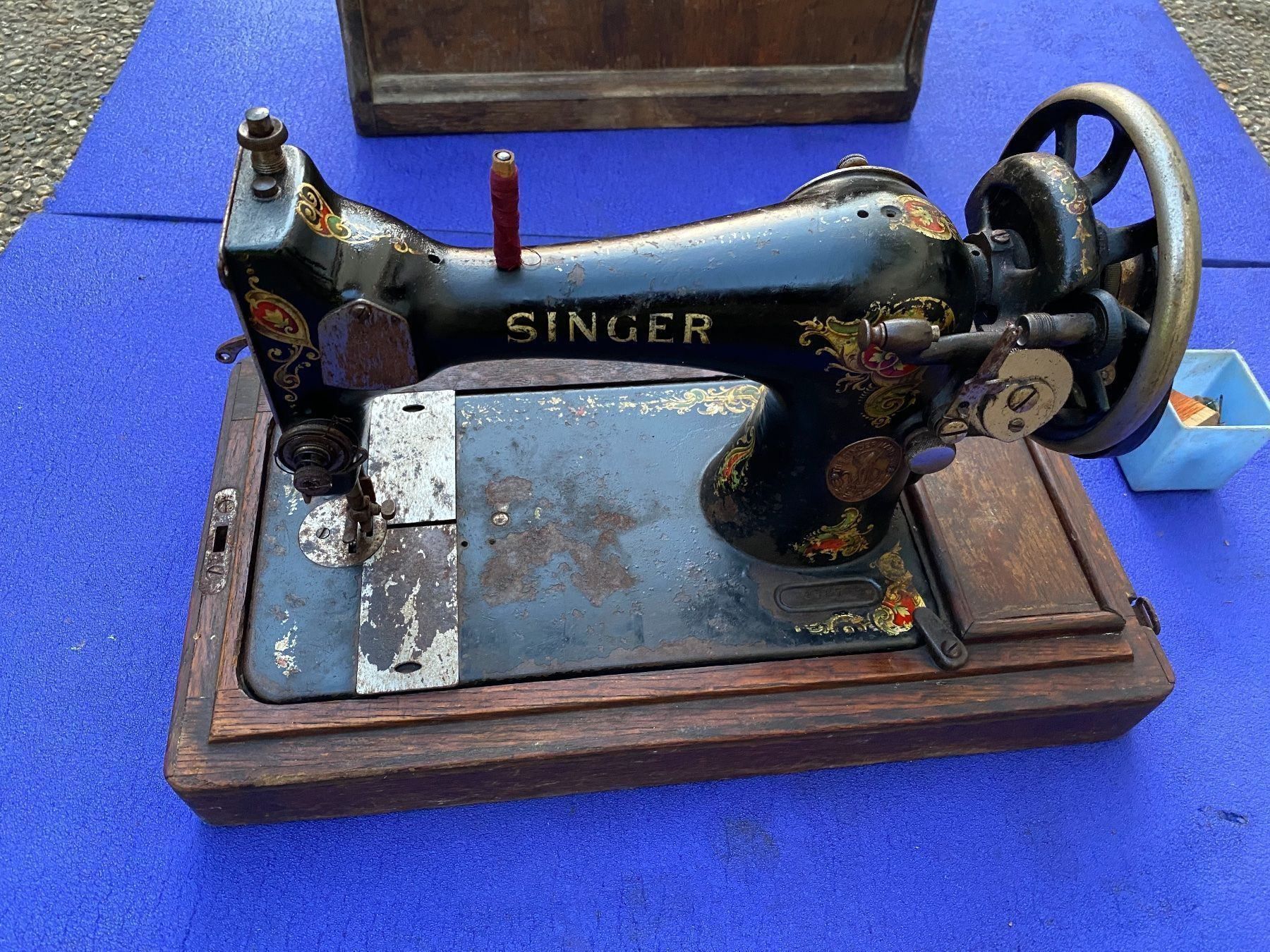 Macchine da cucire: Machine à coudre singer – Difettoso da Vevey venduto da Chupita-met 1
