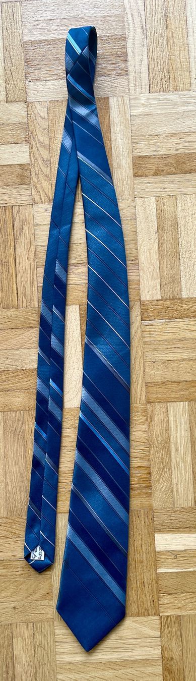 Cravatte: Krawatte blau mit diagonalen Streifen – Nuovo (secondo la descrizione) da Gümligen venduto da soleil149