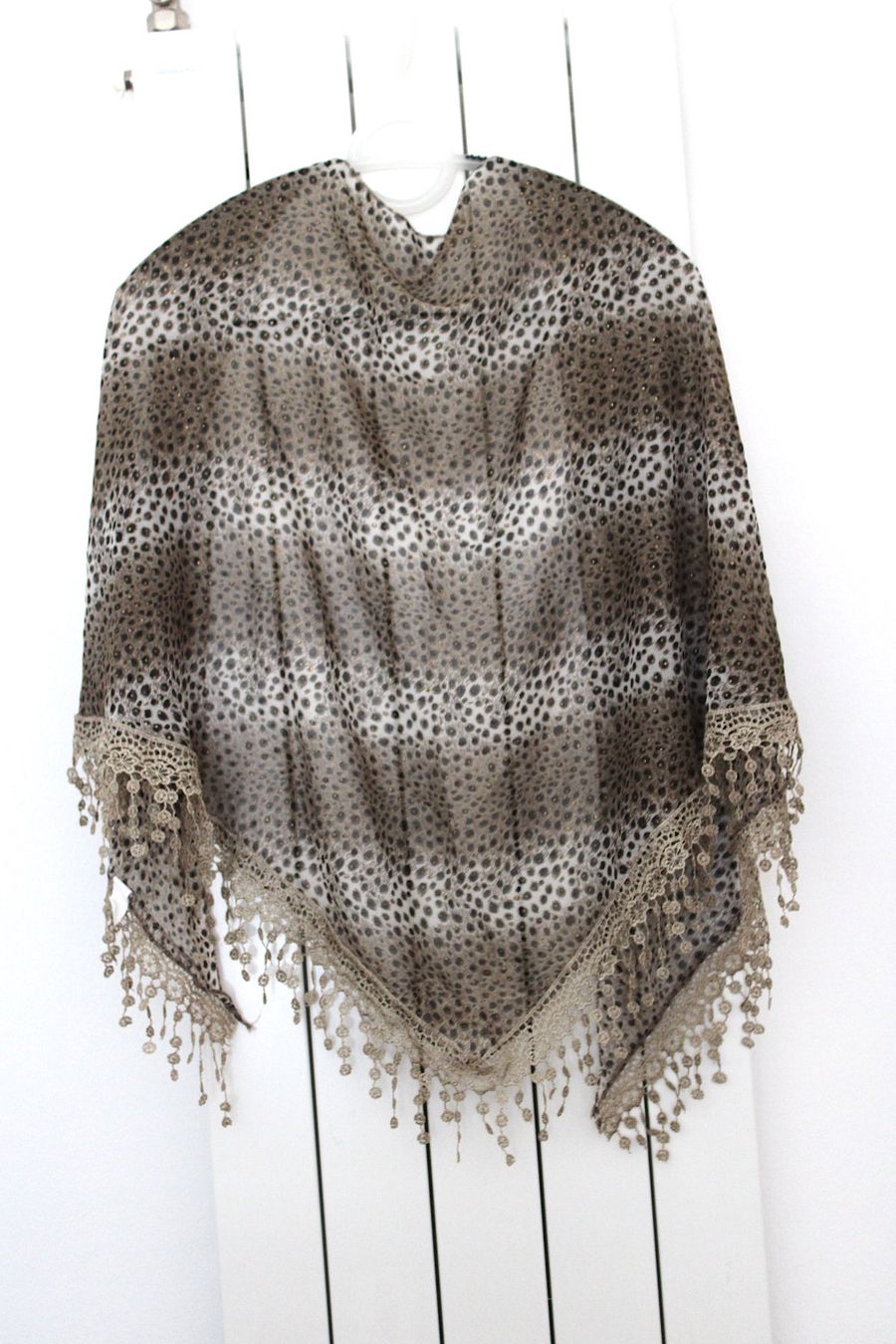 Foulard & Sciarpe: 3eck Tuch - Leo-Muster,   168 x 70 cm – Usato da Locarno venduto da madame-tus-sauds 1