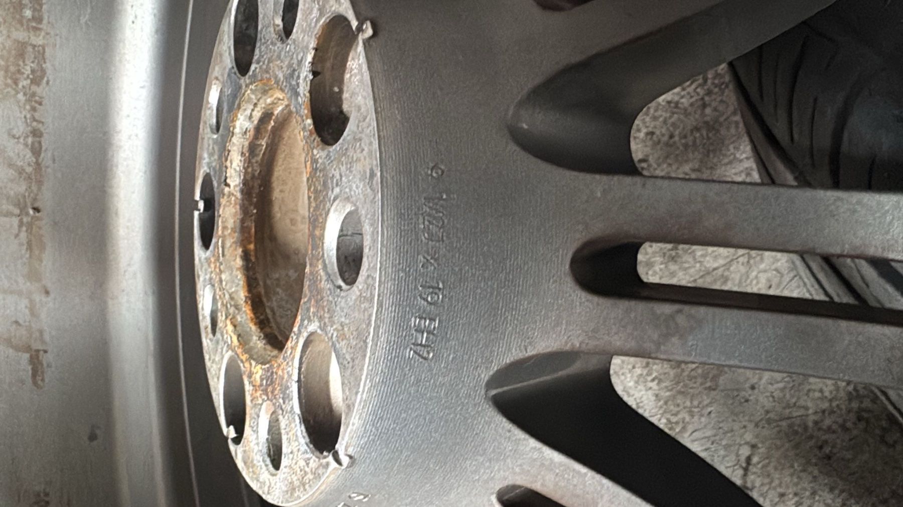 BMW Jantes: BMW E90 Kopletträder 225/35/19 – D'occasion à Eschen par kingkong010 2