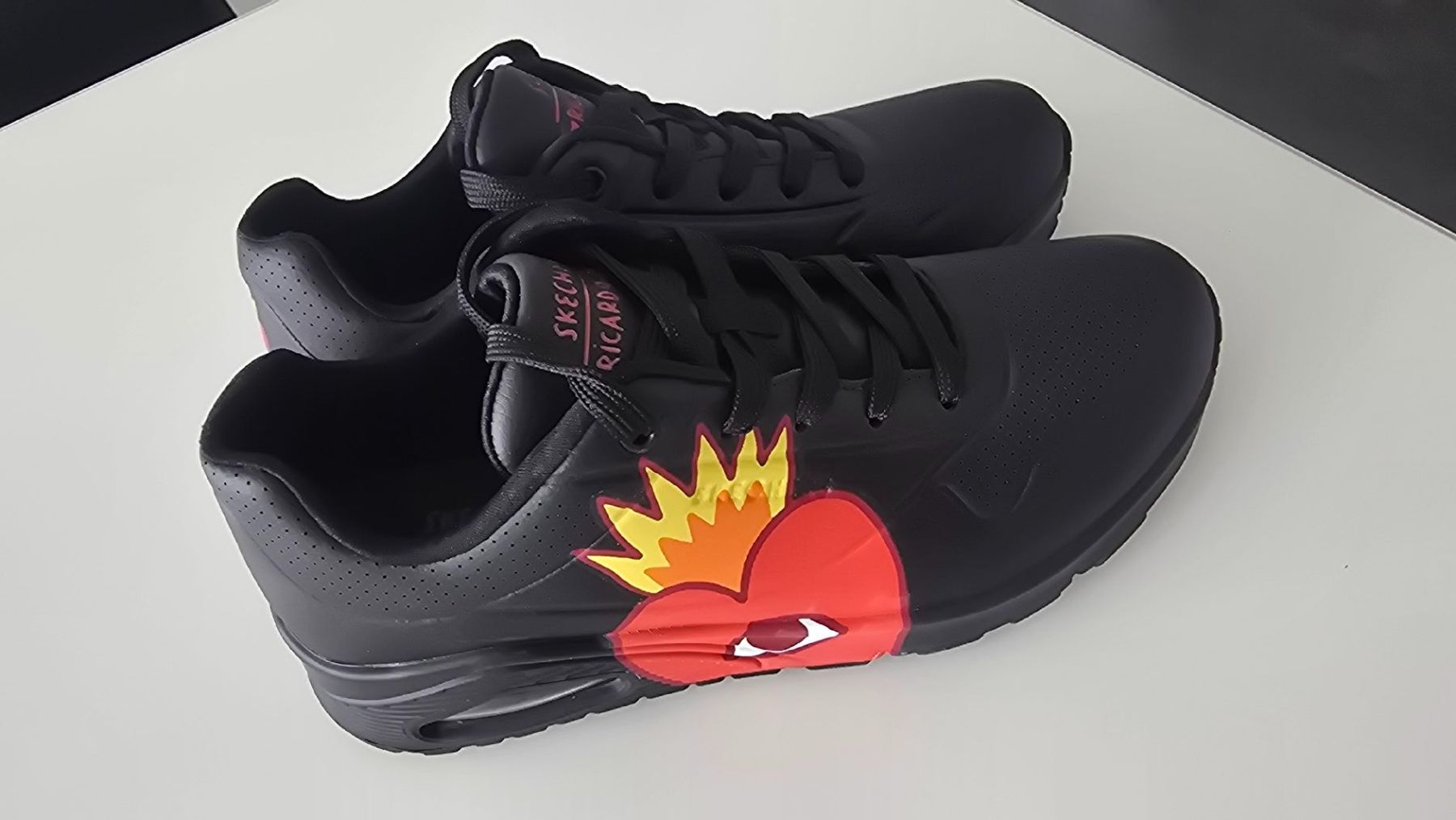 Skechers Scarpe da donna: Skechers 39 neuve – Nuovo e nell'imballaggio originale da Estavayer-Le-Lac venduto da zazadavidson