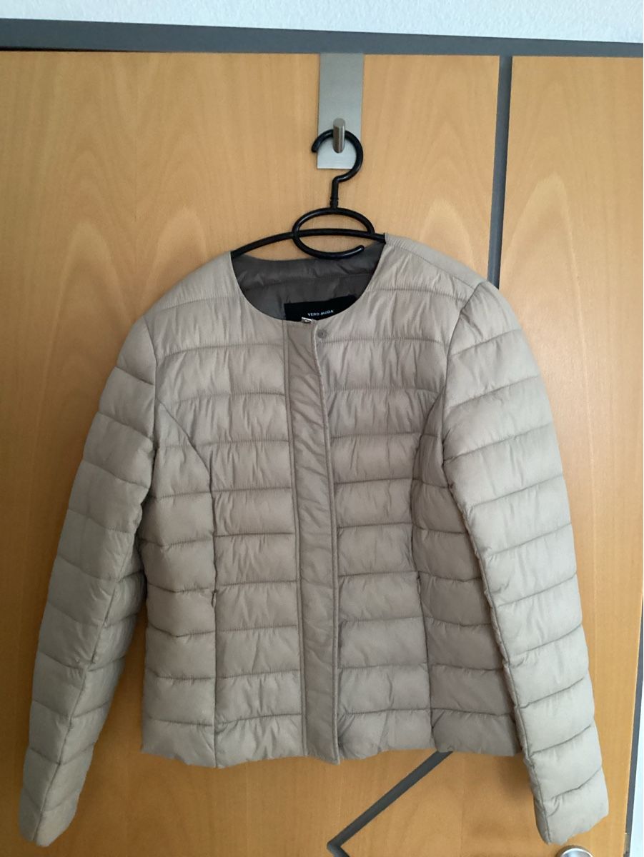Vero Moda Jacken: Vera Moda, leichte Steppjacke – Gebraucht aus Wassen UR von SABDOM