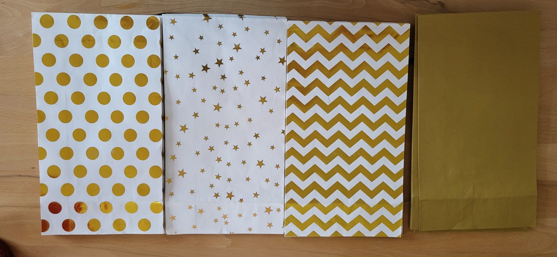 Tutte le decorazioni: 24 grosse Geschenk-Papiertüten – Usato da Kleindöttingen venduto da Mcyaya007