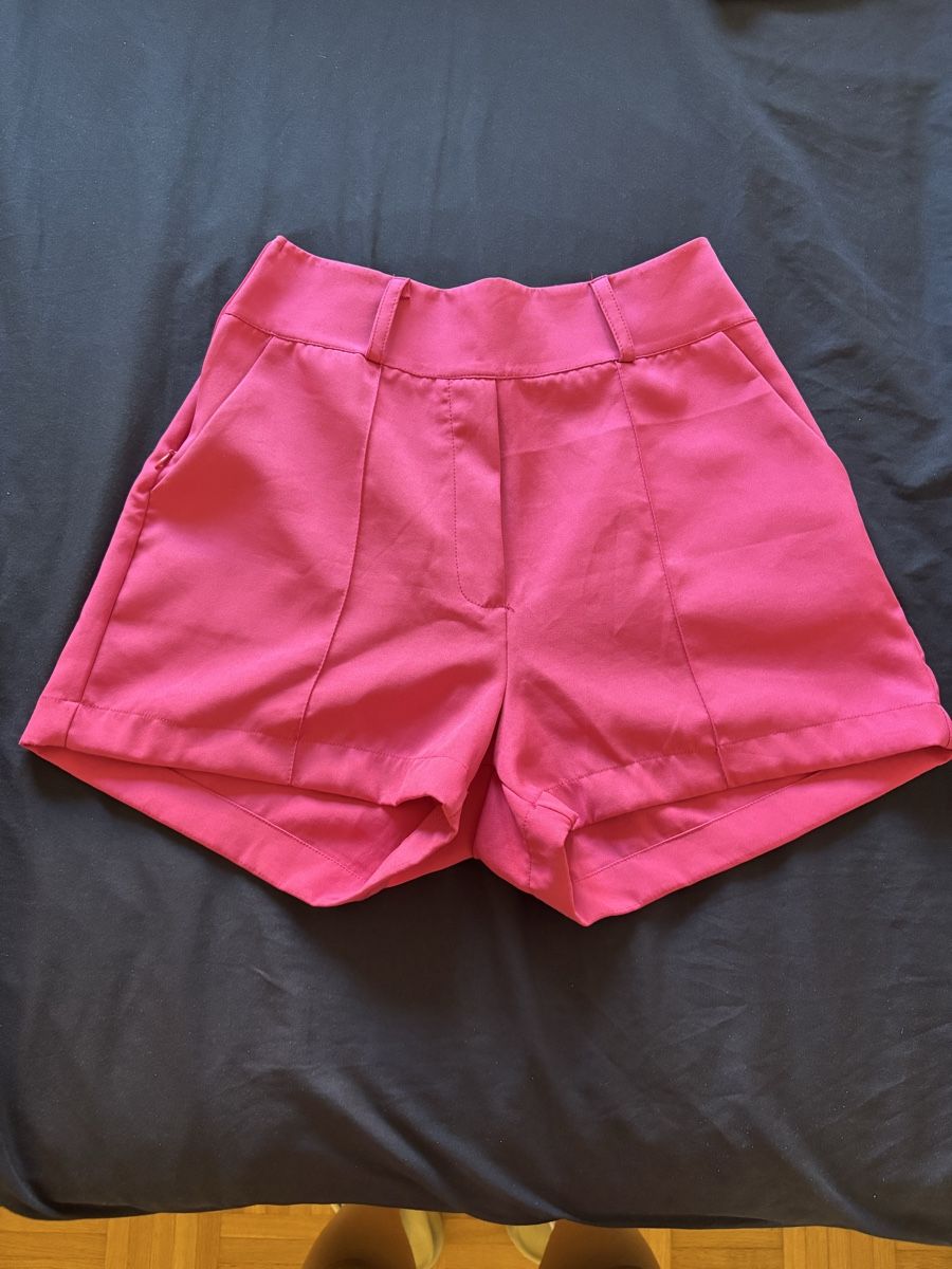 Lotti di vestiti: Damen Shorts pink – Usato da Bern venduto da car_6282