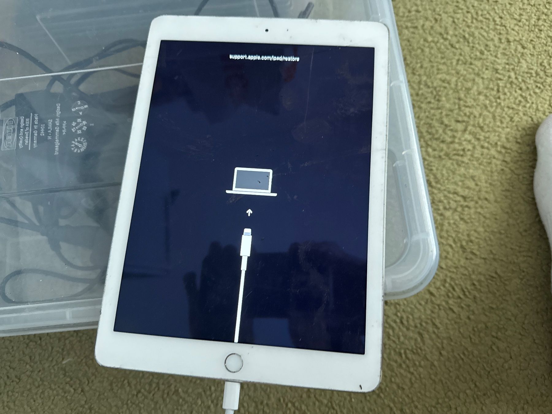 Apple Tablettes PC: Ipad Air 2 - A1566 - icloude – Défectueux à Olten par HoYa01