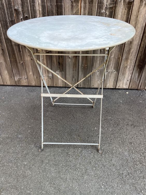 Kleiner Metalltisch rund,klappbar, vintage Kaufen auf Ricardo