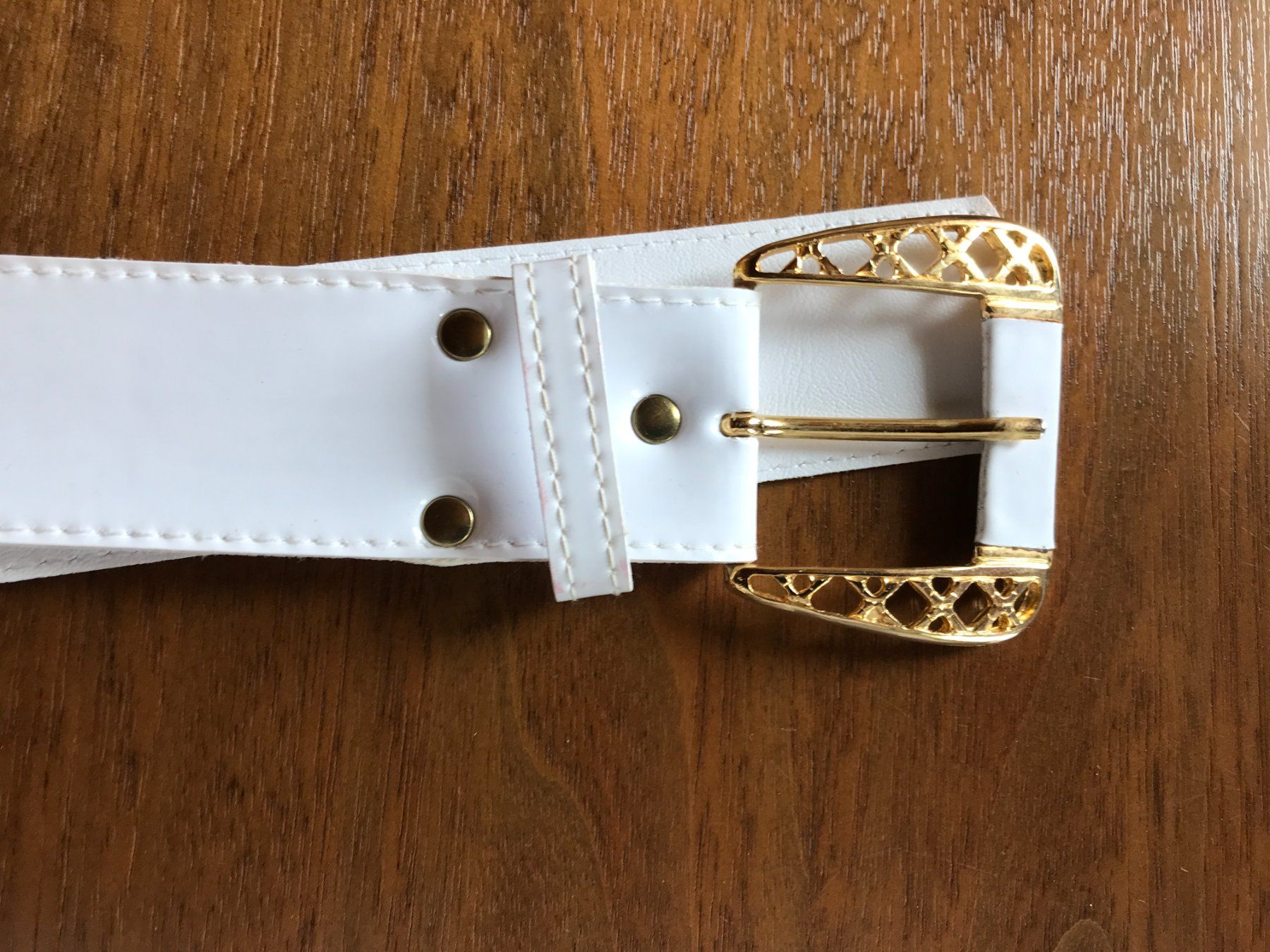 Cinture: Gurt weisst mit Gold Verschluss | TW 85 – Nuovo (secondo la descrizione) da Brunnenthal venduto da Eco07