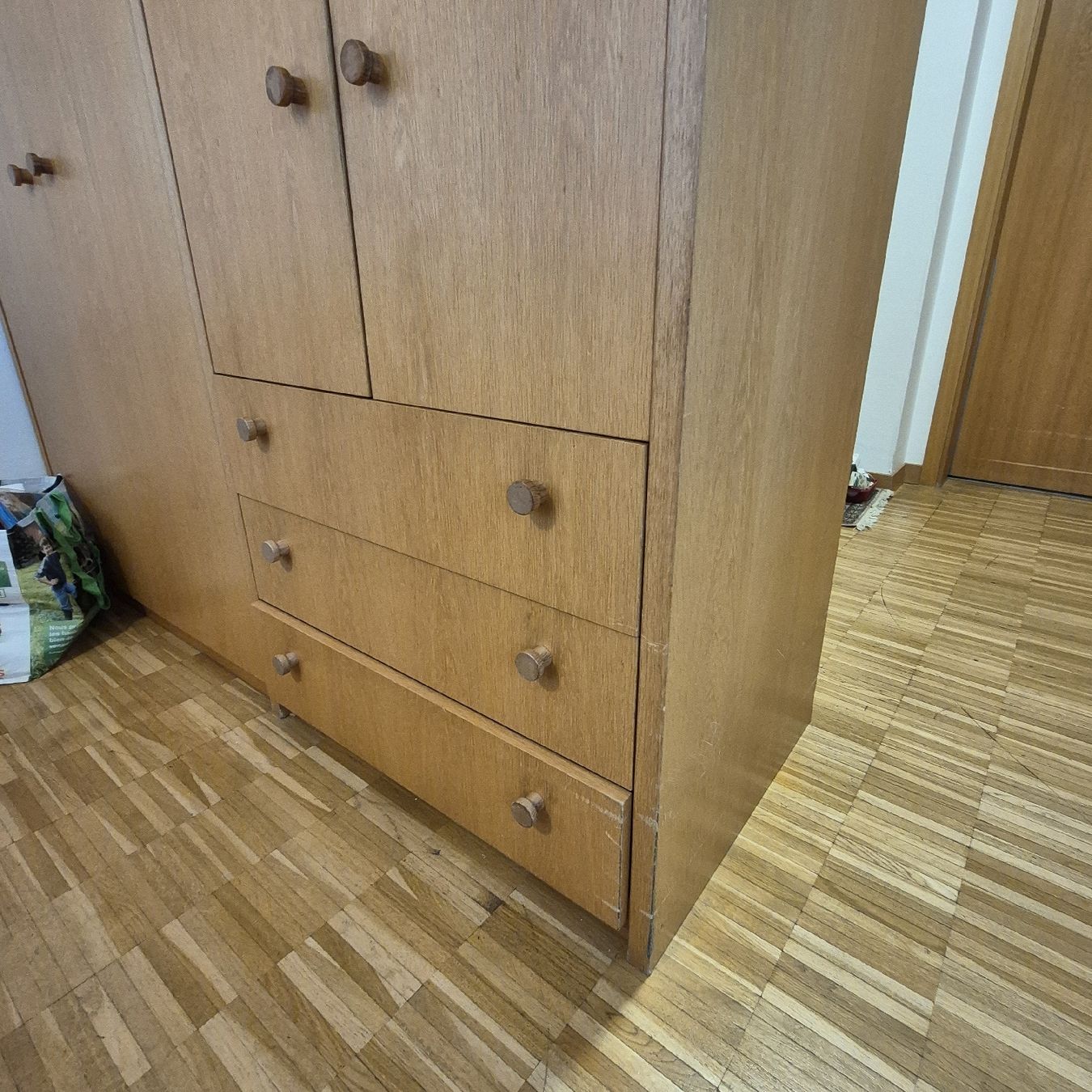 Armadi: Hochschrank 6-türig, Eiche. – Usato da Dübendorf venduto da sutev 8