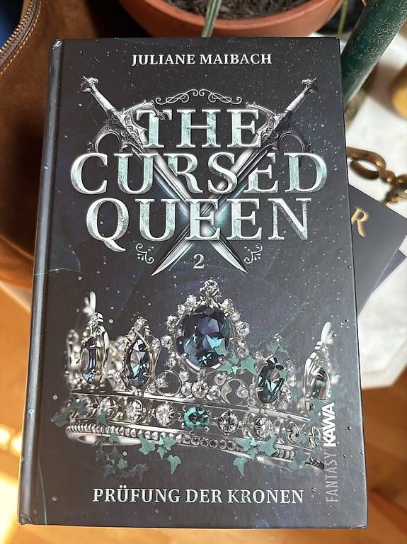 Bücher: The cursed Queen – Gebraucht aus Iseltwald von jjo_2bct