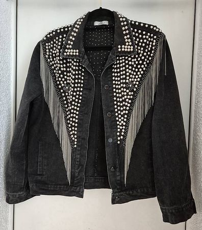 Rockige Oversize Jeansjacke mit Nieten und Fransen One Size