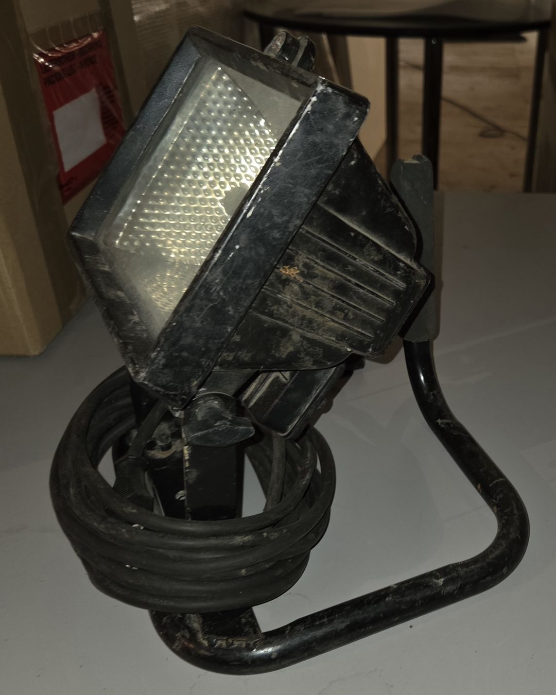 Lampade: Baustrahler Halogenlampe, gebraucht, mit Kabel, Top! – Usato da Kirchberg SG venduto da Bibsli 1