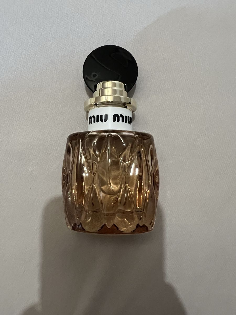 Miu Miu Parfum & Eau de Toilette: Miu Miu, Eau de Parfum, 50ml – Neu und originalverpackt aus Payerne von Ventes.suisses_