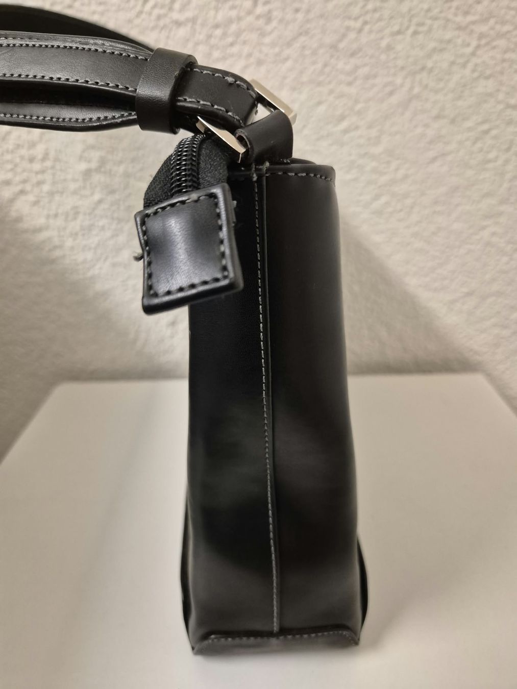 Taschen für Damen: Bever's Handtasche  Leder / schwarz – Gebraucht aus Volketswil von elo_qn79 4