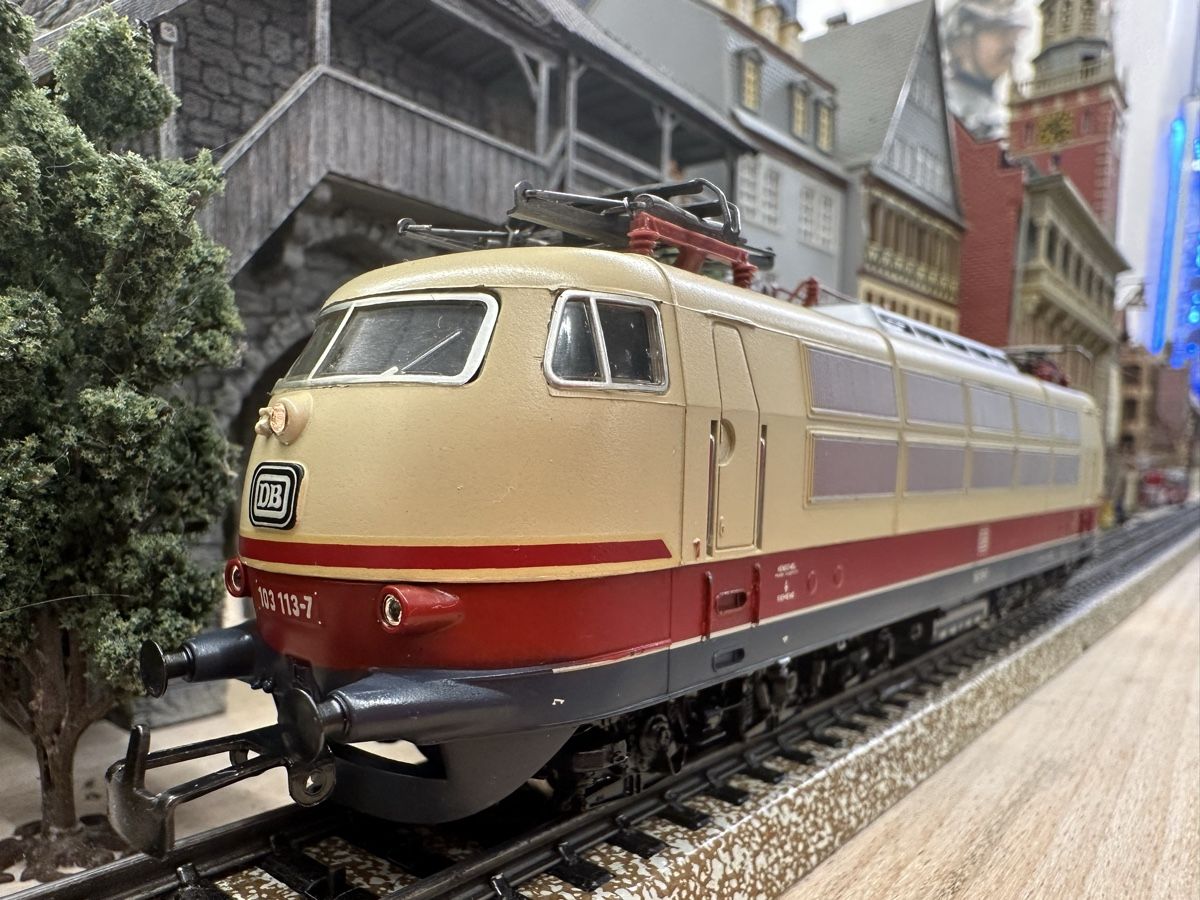 Märklin Modellini di ferrovie: Märklin 3354 DB BR 103 TEE – Nuovo (secondo la descrizione) da Lupsingen venduto da New-Haven