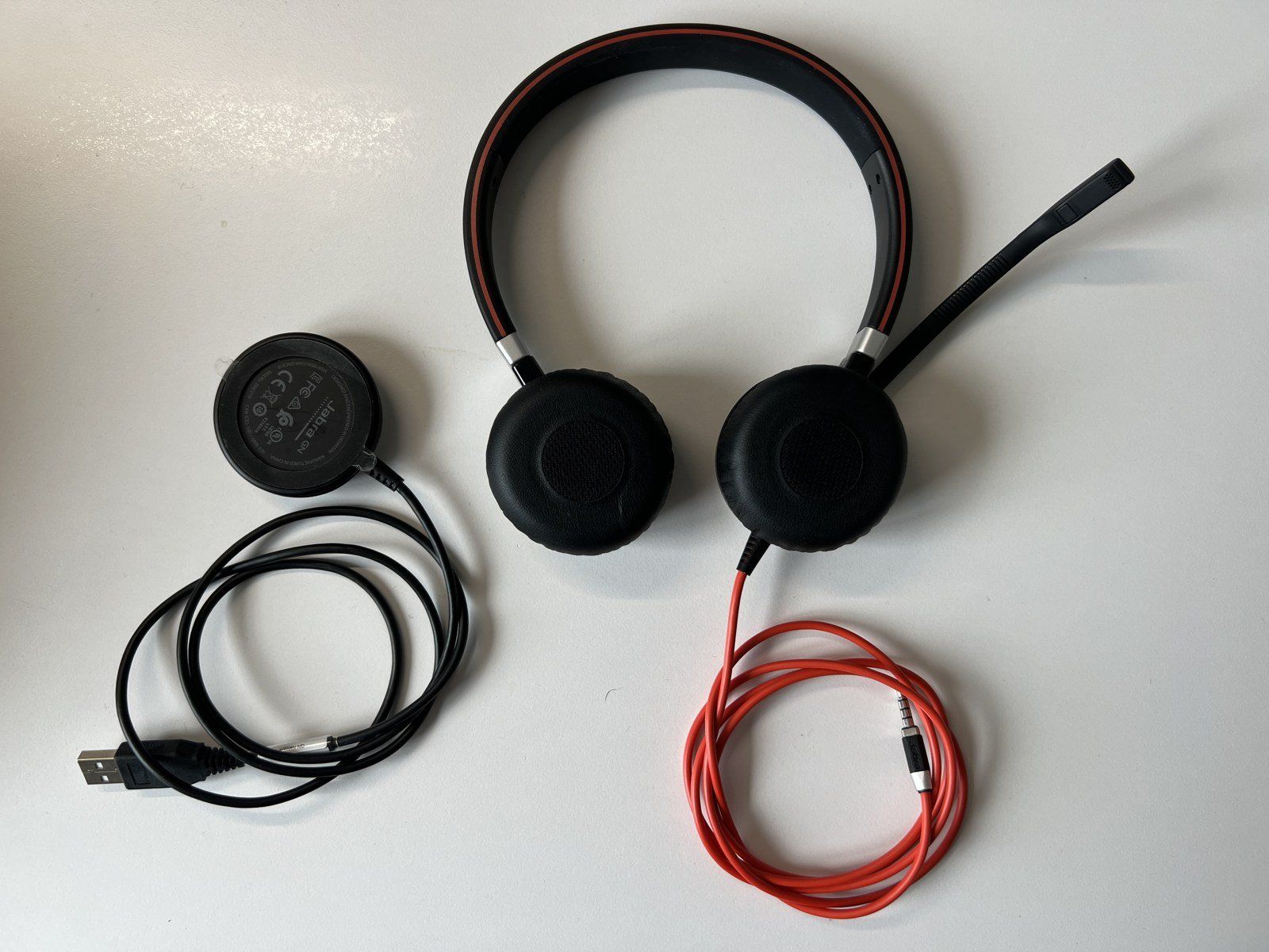 Jabra Cuffie: Jabra Evolve 40 UC Stereo USB-Headset mit Tasche – Usato da Zürich venduto da Kollege7 3